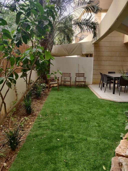 Garden House By Israpart Ra'anana Exteriör bild